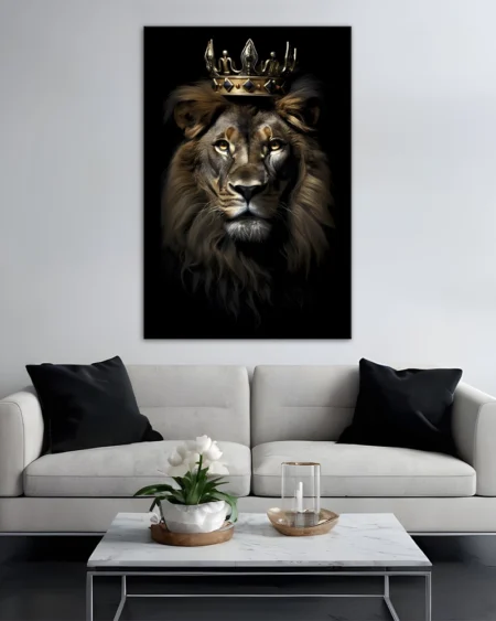 The crowned gaze of the wild king