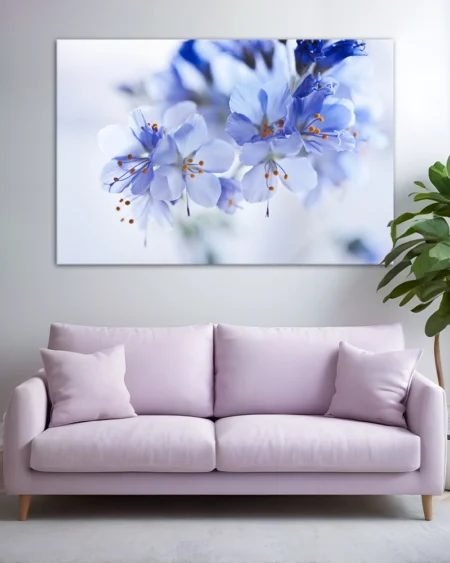 Нежные цветы в минималистичном декоре