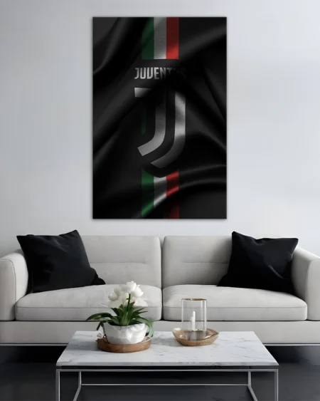 Juventus FC – Emblema puterii într-un design întunecat și rafinat