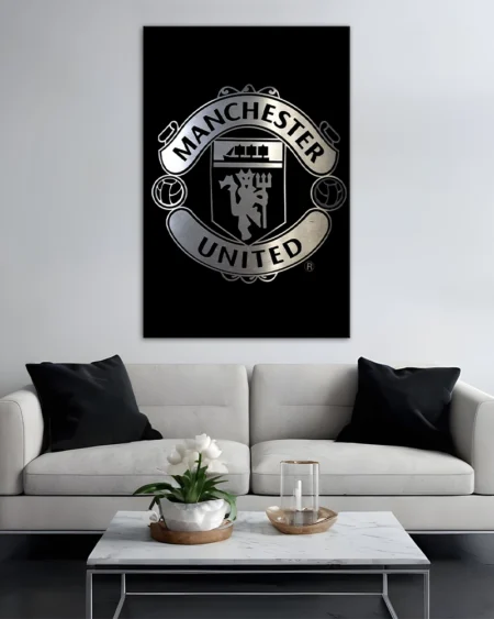 Manchester United – Emblema ta de suflet într-un decor modern metalizat
